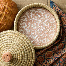 Load image into Gallery viewer, Compass Paisley Kalamkari Napkins - Set of 4