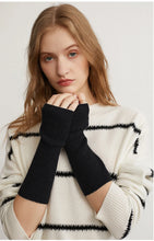 Load image into Gallery viewer, 100% Cashmere Fingerless Gloves