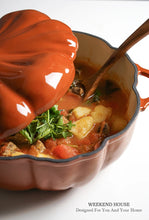 Load image into Gallery viewer, Pumpkin Enameled Cast Iron Dutch Oven - 1.9L Non-Stick Casserole Dish