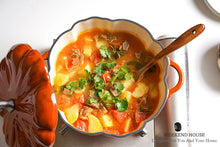 Load image into Gallery viewer, Pumpkin Enameled Cast Iron Dutch Oven - 1.9L Non-Stick Casserole Dish