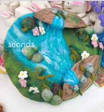 Load image into Gallery viewer, Handmade Wool Felt Play Mats