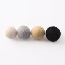 Load image into Gallery viewer, Colored Wool Felt Balls
