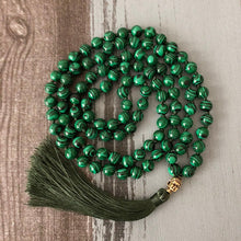 Load image into Gallery viewer, Malachite Beaded Japa Mala Necklace