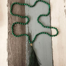 Load image into Gallery viewer, Malachite Beaded Japa Mala Necklace