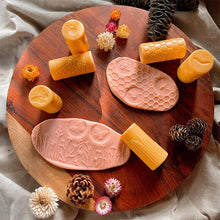 Load image into Gallery viewer, Montessori Play Dough Stamp Toys- Bugs, Animals, Ocean, Leaves