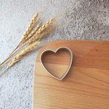 Load image into Gallery viewer, Variety Styles Stainless Steel Easter Biscuit Cutter Easter Rabbit Eggs Carrot Cookie Mold Kitchenware Cookie Cutter Baking Tool