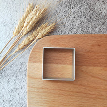 Load image into Gallery viewer, Variety Styles Stainless Steel Easter Biscuit Cutter Easter Rabbit Eggs Carrot Cookie Mold Kitchenware Cookie Cutter Baking Tool