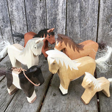 Load image into Gallery viewer, Montessori Wooden Horse and Knight Figures for Open-Ended Play