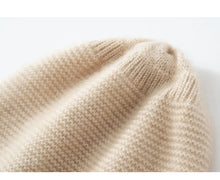 Load image into Gallery viewer, Cashmere Aviator Hat with Earflaps - Unisex
